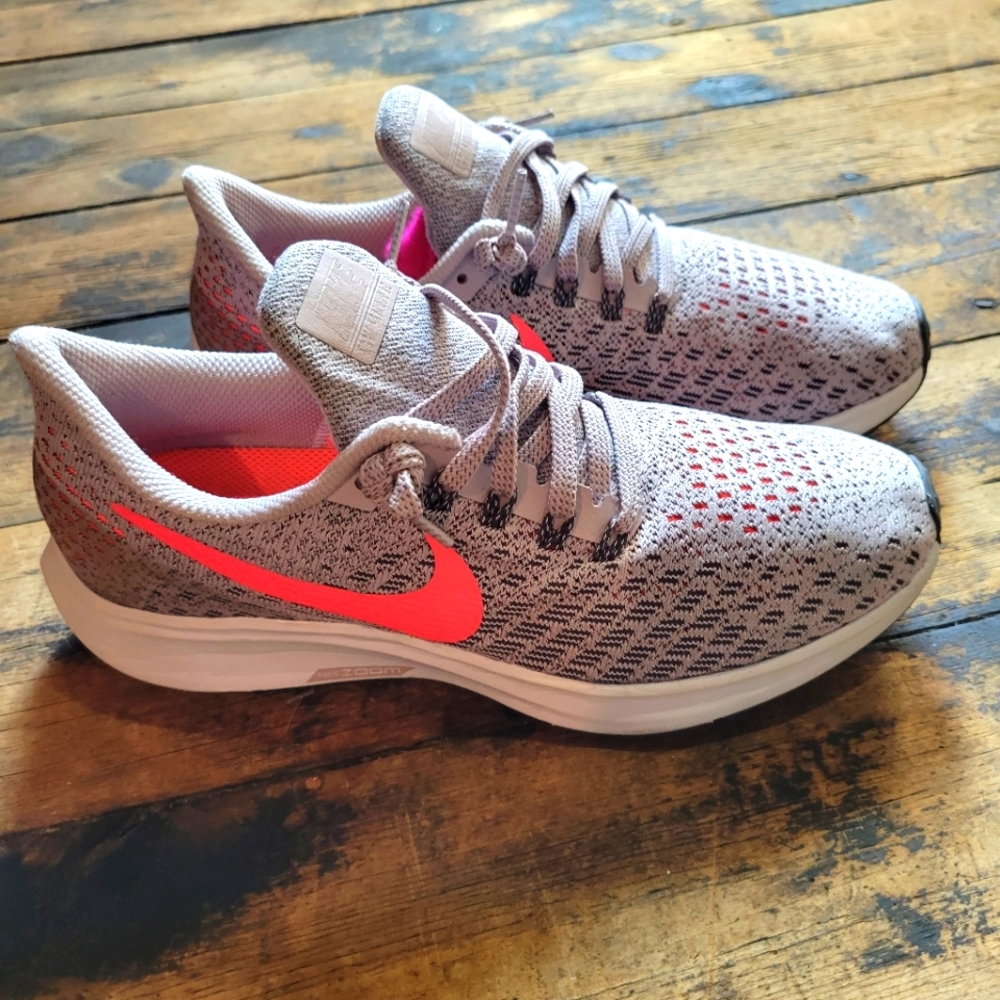 Nike 7.5 Shoes NWOT